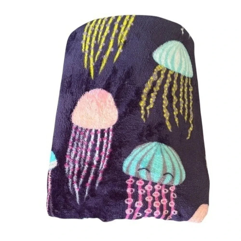 The Big One Jellyfish Oversized Plush Throw Blanket Colorful  5'x6' GIFT NEW